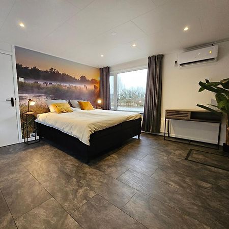 Luxe Woonboot In De Natuur Evt Met Console Bootje! Λεουβάρντεν Εξωτερικό φωτογραφία
